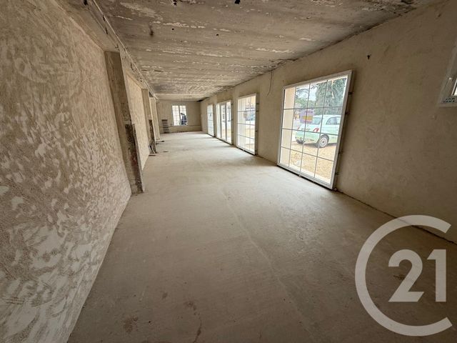 Local commercial à louer - 105.0 m2 - 83 - Var