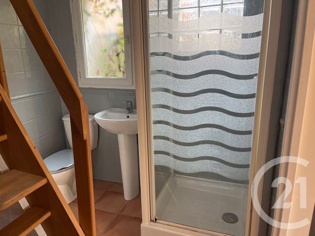 Appartement Studio &agrave; louer - 1 pi&egrave;ce - 23,61 m2 - St Maximin La Ste Baume - 83 - PROVENCE-ALPES-COTE-D-AZUR