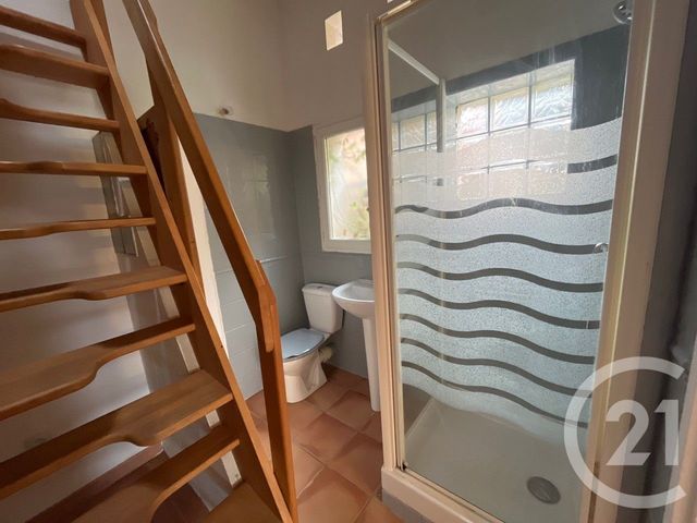 Appartement Studio &agrave; louer - 1 pi&egrave;ce - 23,61 m2 - St Maximin La Ste Baume - 83 - PROVENCE-ALPES-COTE-D-AZUR