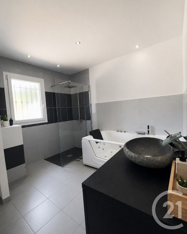 Maison &agrave; vendre - 5 pi&egrave;ces - 150 m2 - St Maximin La Ste Baume - 83 - PROVENCE-ALPES-COTE-D-AZUR