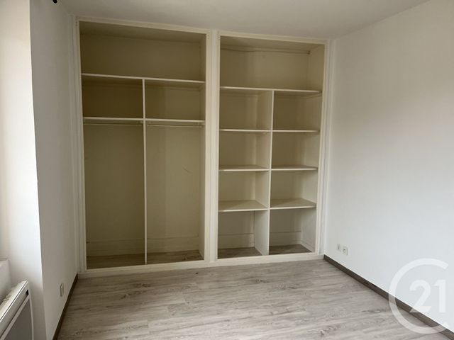Appartement T2 &agrave; louer - 2 pi&egrave;ces - 40,98 m2 - St Maximin La Ste Baume - 83 - PROVENCE-ALPES-COTE-D-AZUR