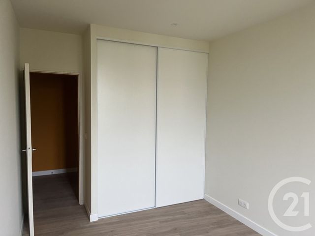 Appartement T3 &agrave; louer - 3 pi&egrave;ces - 70,14 m2 - St Maximin La Ste Baume - 83 - PROVENCE-ALPES-COTE-D-AZUR