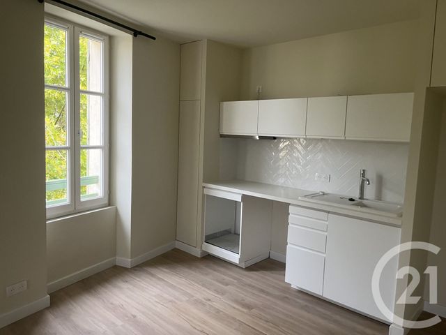Appartement T3 &agrave; louer - 3 pi&egrave;ces - 70,14 m2 - St Maximin La Ste Baume - 83 - PROVENCE-ALPES-COTE-D-AZUR