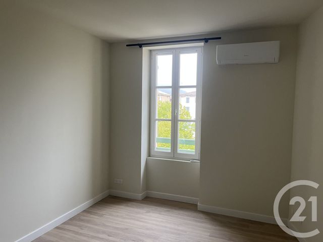 Appartement T3 &agrave; louer - 3 pi&egrave;ces - 70,14 m2 - St Maximin La Ste Baume - 83 - PROVENCE-ALPES-COTE-D-AZUR
