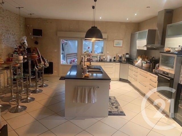 Maison à vendre - 9 pièces - 244,95 m2 - Saujon - 17 - POITOU-CHARENTES