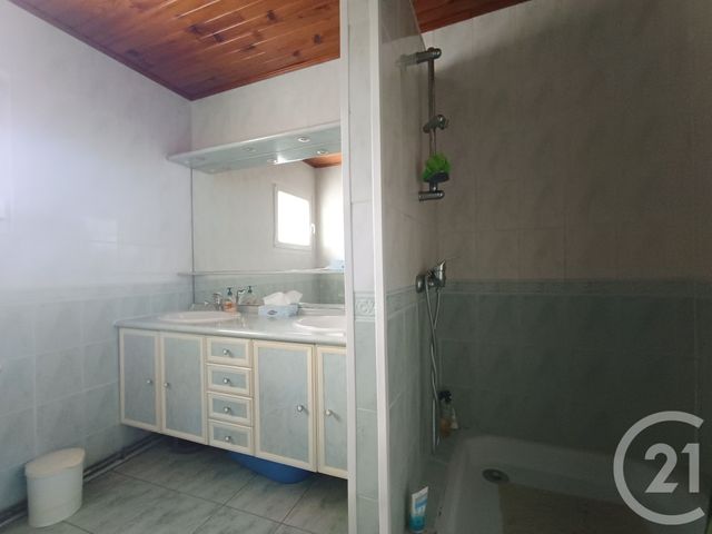 Maison à vendre - 5 pièces - 171,85 m2 - Chenac St Seurin D Uzet - 17 - POITOU-CHARENTES