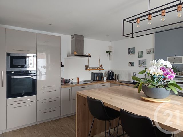 Maison à vendre - 5 pièces - 152,97 m2 - Chenac St Seurin D Uzet - 17 - POITOU-CHARENTES