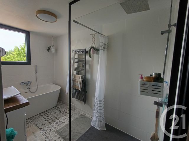 Maison à vendre - 5 pièces - 152,97 m2 - Chenac St Seurin D Uzet - 17 - POITOU-CHARENTES