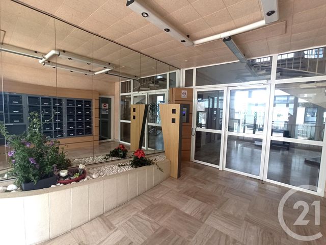 Appartement Duplex &agrave; louer - 3 pi&egrave;ces - 75,37 m2 - Royan - 17 - POITOU-CHARENTES