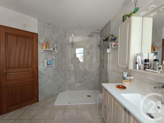 Maison &agrave; vendre - 6 pi&egrave;ces - 159,73 m2 - Ste Gemme - 17 - POITOU-CHARENTES