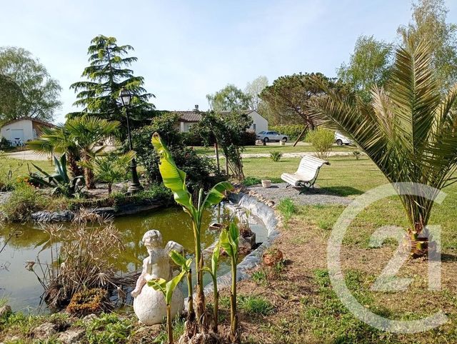 Maison &agrave; vendre - 6 pi&egrave;ces - 159,73 m2 - Ste Gemme - 17 - POITOU-CHARENTES