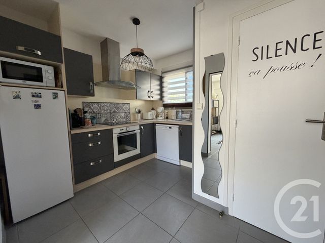 Appartement F3 &agrave; vendre - 3 pi&egrave;ces - 55,83 m2 - Royan - 17 - POITOU-CHARENTES