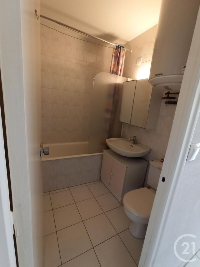 Appartement F1 &agrave; louer - 1 pi&egrave;ce - 23,88 m2 - St Georges De Didonne - 17 - POITOU-CHARENTES