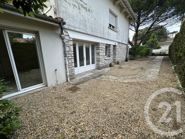 Appartement F5 &agrave; louer - 5 pi&egrave;ces - 135,70 m2 - Royan - 17 - POITOU-CHARENTES