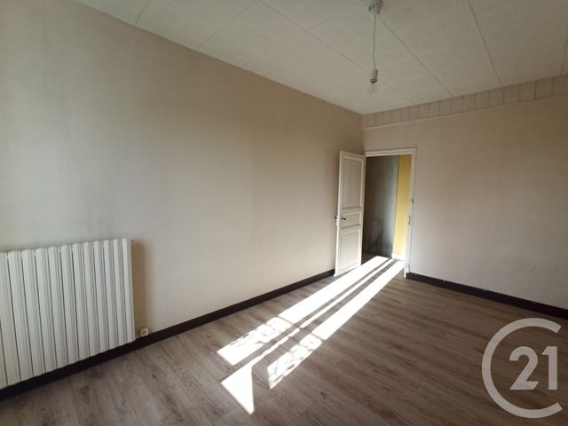 Maison &agrave; louer - 3 pi&egrave;ces - 72,71 m2 - Saujon - 17 - POITOU-CHARENTES