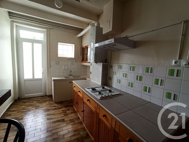 Maison &agrave; louer - 3 pi&egrave;ces - 72,71 m2 - Saujon - 17 - POITOU-CHARENTES