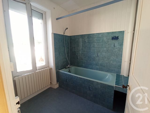 Maison &agrave; louer - 3 pi&egrave;ces - 72,71 m2 - Saujon - 17 - POITOU-CHARENTES