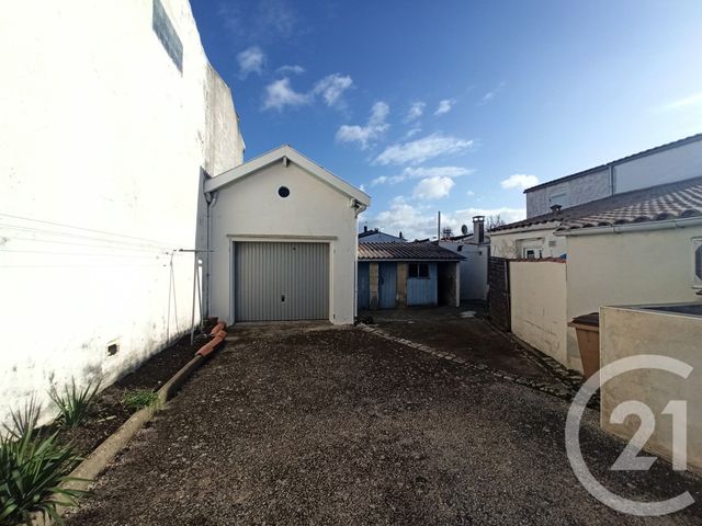 Maison &agrave; louer - 3 pi&egrave;ces - 72,71 m2 - Saujon - 17 - POITOU-CHARENTES