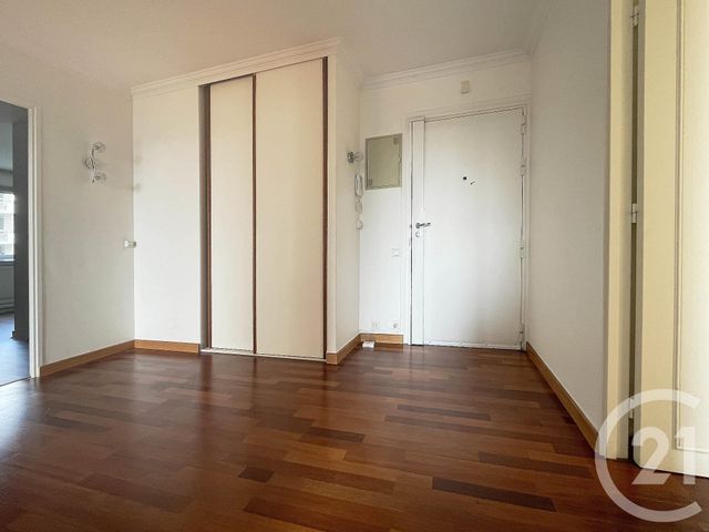 Appartement F3 à louer - 3 pièces - 91,80 m2 - Courbevoie - 92 - ILE-DE-FRANCE