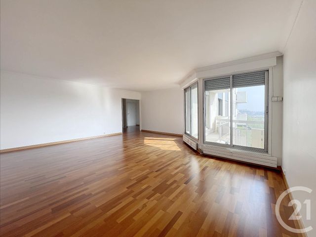 Appartement F3 à louer - 3 pièces - 91,80 m2 - Courbevoie - 92 - ILE-DE-FRANCE