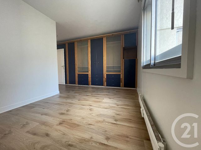 Appartement F3 à louer - 3 pièces - 91,80 m2 - Courbevoie - 92 - ILE-DE-FRANCE