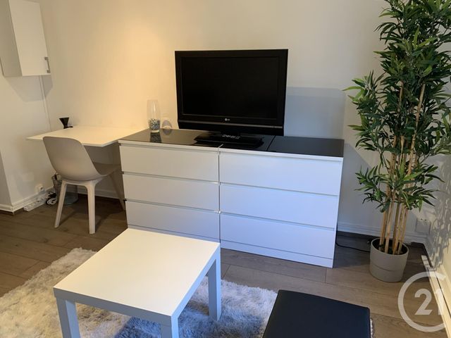 Appartement F1 &agrave; louer - 1 pi&egrave;ce - 17,60 m2 - Courbevoie - 92 - ILE-DE-FRANCE