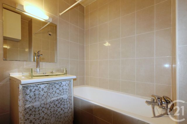 Appartement F1 à louer - 1 pièce - 24,77 m2 - Courbevoie - 92 - ILE-DE-FRANCE