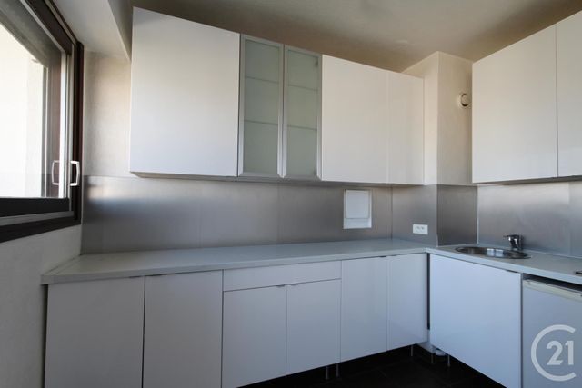 Appartement F1 à louer - 1 pièce - 24,77 m2 - Courbevoie - 92 - ILE-DE-FRANCE