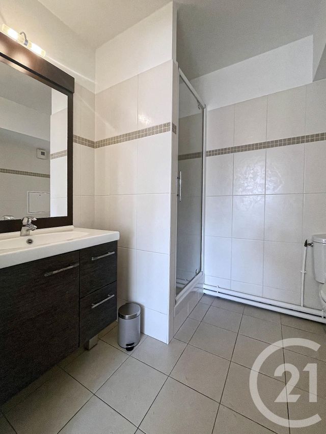 Appartement F2 à louer - 2 pièces - 39,49 m2 - Courbevoie - 92 - ILE-DE-FRANCE