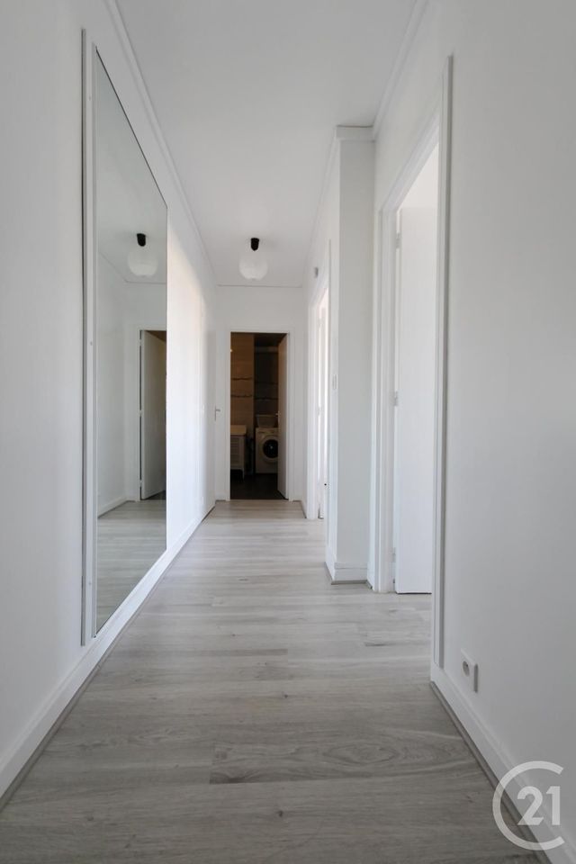 Appartement F2 &agrave; louer - 2 pi&egrave;ces - 52,60 m2 - Courbevoie - 92 - ILE-DE-FRANCE