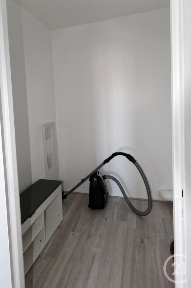 Appartement F2 &agrave; louer - 2 pi&egrave;ces - 52,60 m2 - Courbevoie - 92 - ILE-DE-FRANCE