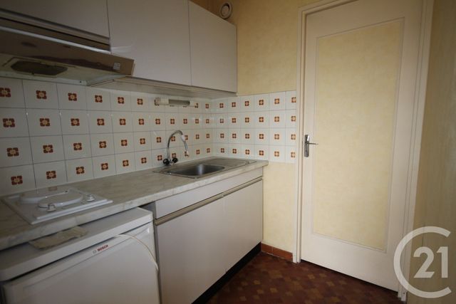 Appartement F1 &agrave; louer - 1 pi&egrave;ce - 27,65 m2 - Courbevoie - 92 - ILE-DE-FRANCE