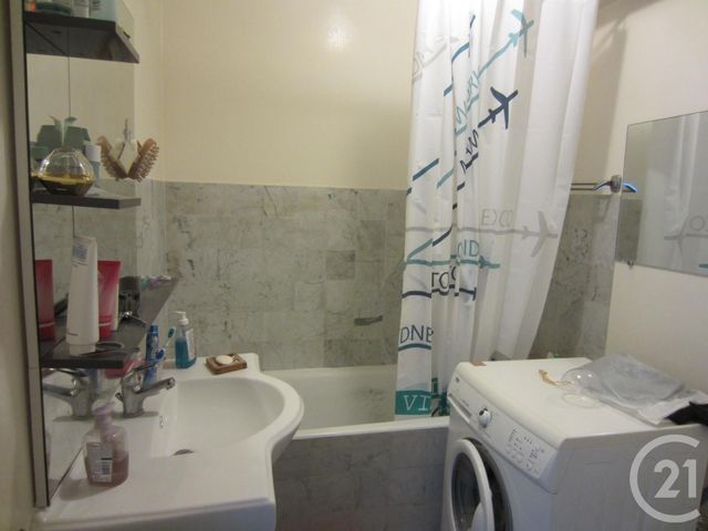 Appartement F1 &agrave; louer - 1 pi&egrave;ce - 26,42 m2 - Courbevoie - 92 - ILE-DE-FRANCE