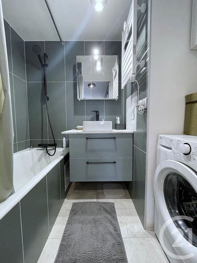 Appartement F2 &agrave; louer - 2 pi&egrave;ces - 47,80 m2 - Courbevoie - 92 - ILE-DE-FRANCE