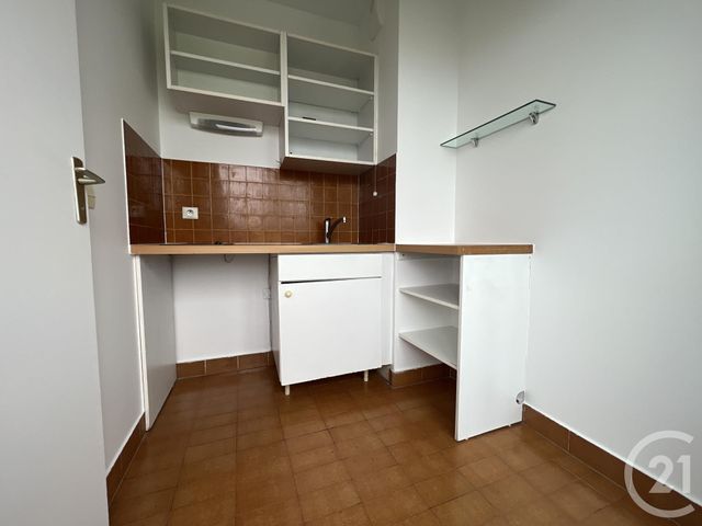 Appartement F1 &agrave; louer - 1 pi&egrave;ce - 24,96 m2 - Courbevoie - 92 - ILE-DE-FRANCE