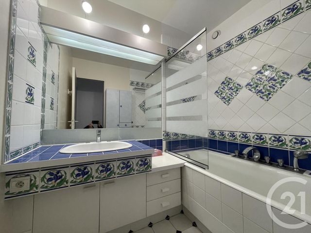 Appartement F2 &agrave; louer - 2 pi&egrave;ces - 60,07 m2 - Courbevoie - 92 - ILE-DE-FRANCE