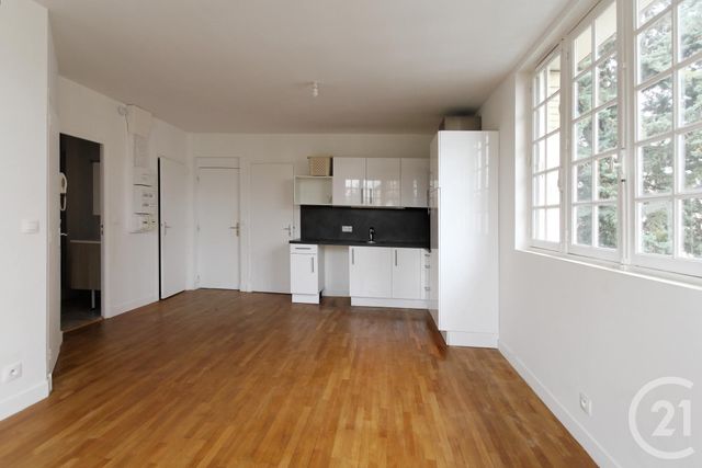 Appartement F3 &agrave; louer - 3 pi&egrave;ces - 45 m2 - Colombes - 92 - ILE-DE-FRANCE