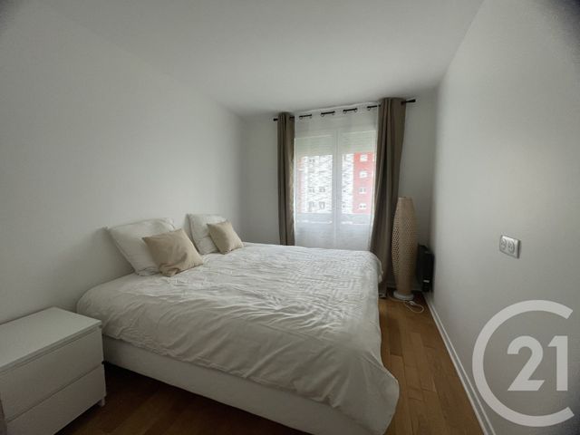 Appartement F4 &agrave; louer - 4 pi&egrave;ces - 90,90 m2 - Courbevoie - 92 - ILE-DE-FRANCE