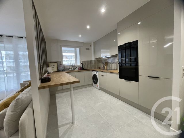 Appartement F4 &agrave; louer - 4 pi&egrave;ces - 90,90 m2 - Courbevoie - 92 - ILE-DE-FRANCE