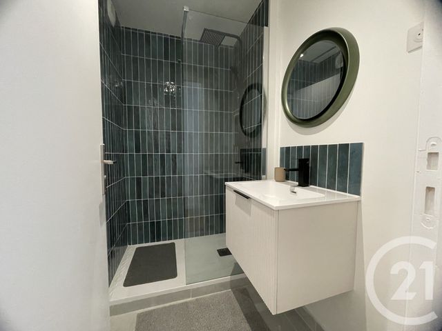 Appartement F4 &agrave; louer - 4 pi&egrave;ces - 90,90 m2 - Courbevoie - 92 - ILE-DE-FRANCE