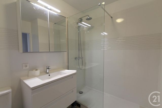 Appartement F1 &agrave; louer - 1 pi&egrave;ce - 31,80 m2 - Courbevoie - 92 - ILE-DE-FRANCE