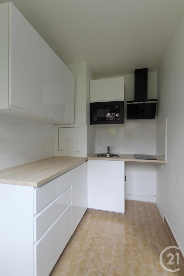 Appartement F1 &agrave; louer - 1 pi&egrave;ce - 31,80 m2 - Courbevoie - 92 - ILE-DE-FRANCE