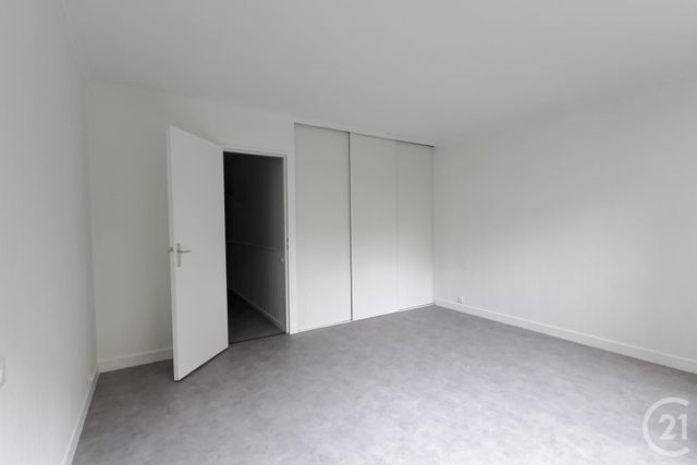 Appartement F1 &agrave; louer - 1 pi&egrave;ce - 31,80 m2 - Courbevoie - 92 - ILE-DE-FRANCE