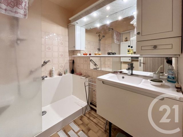 Appartement F3 &agrave; vendre - 3 pi&egrave;ces - 66,41 m2 - Courbevoie - 92 - ILE-DE-FRANCE