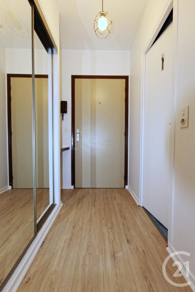 Appartement Studio &agrave; louer - 1 pi&egrave;ce - 20,75 m2 - Courbevoie - 92 - ILE-DE-FRANCE
