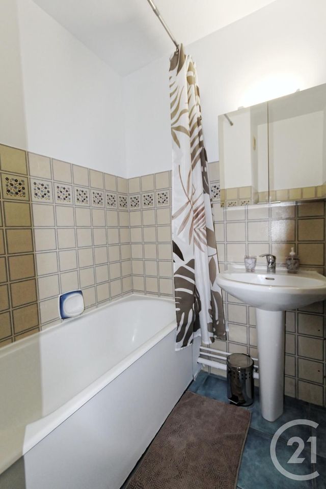 Appartement Studio &agrave; louer - 1 pi&egrave;ce - 20,75 m2 - Courbevoie - 92 - ILE-DE-FRANCE