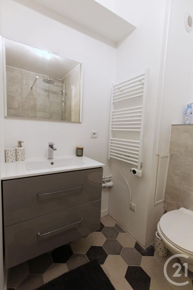 Appartement F2 &agrave; louer - 2 pi&egrave;ces - 34,06 m2 - Courbevoie - 92 - ILE-DE-FRANCE