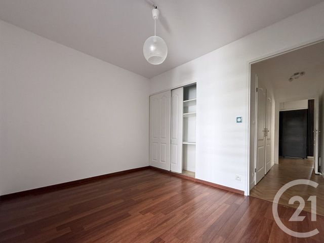 Appartement F5 &agrave; louer - 4 pi&egrave;ces - 102,48 m2 - Courbevoie - 92 - ILE-DE-FRANCE