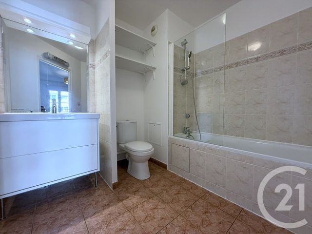 Appartement F5 &agrave; louer - 4 pi&egrave;ces - 102,48 m2 - Courbevoie - 92 - ILE-DE-FRANCE