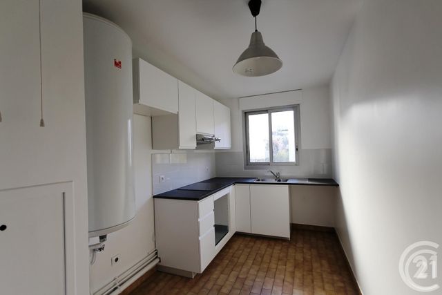 Appartement F3 &agrave; louer - 3 pi&egrave;ces - 70,36 m2 - Courbevoie - 92 - ILE-DE-FRANCE